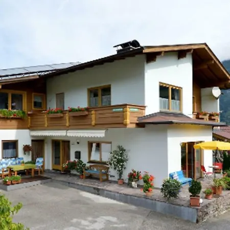 Apartment Hauser *
